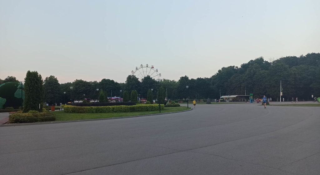 Колесо обозрения в парке Белоусова