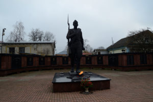 Памятник солдату в Мышкине